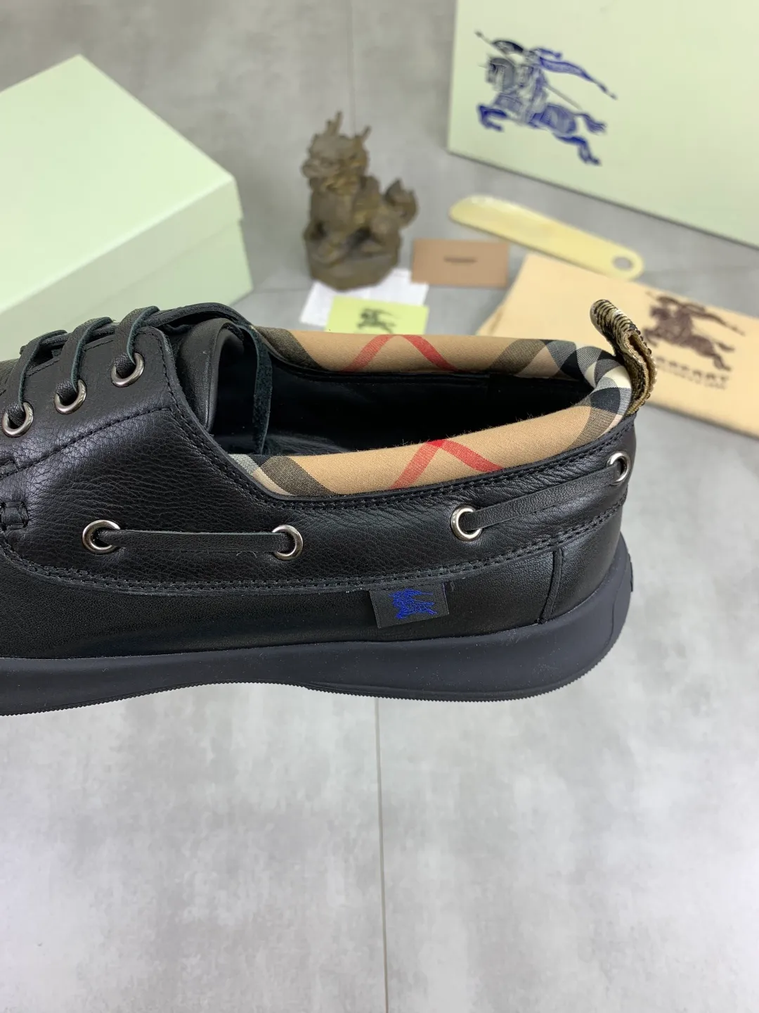 Men's Men's Shoes 💰P700 💰【New Style】Top Version 🆘【Burberry】New Burberry Slippers Launched, Perfect Workmanship! 🔥Perfect shape and top quality🙈Non-slip and wear-resistant high-end rubber outsole👣Versatile and comfortable shoes, standard size: 39-45 (customized 38-46) 2️⃣colors available Top-quality packaging
